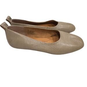 Born Shoes Kheli20 Women's 9M Tan Faux Leather Slip On Casual Ballet Flat Shoes